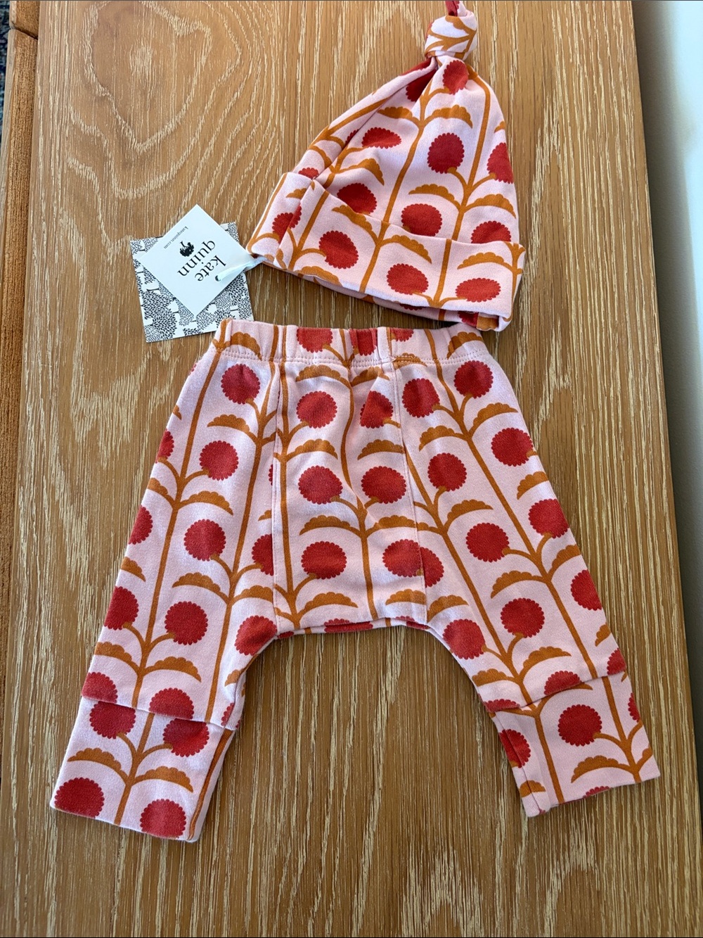 Kate quinn dandelion puff panda pants and knot hat 0-3 month